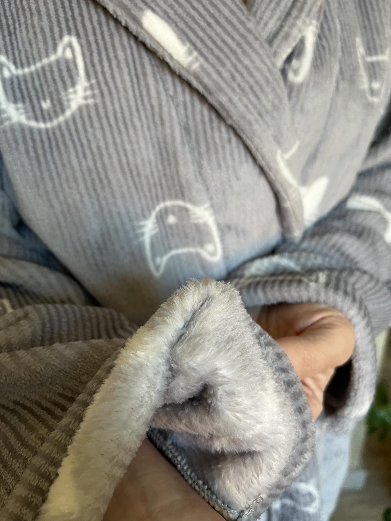 Жіночий теплий халат "Котики" з подвійним капюшоном, велсофт, сірий колір