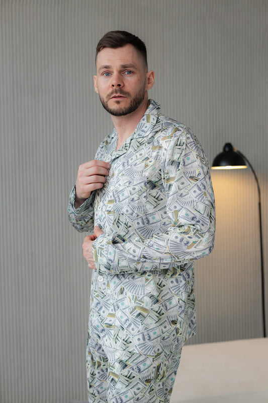 Чоловіча піжама з армані шовку штани і сорочка. Літня чоловіча піжама. Елегантний синій домашній костюм принт долари. Вигляд крупним планом