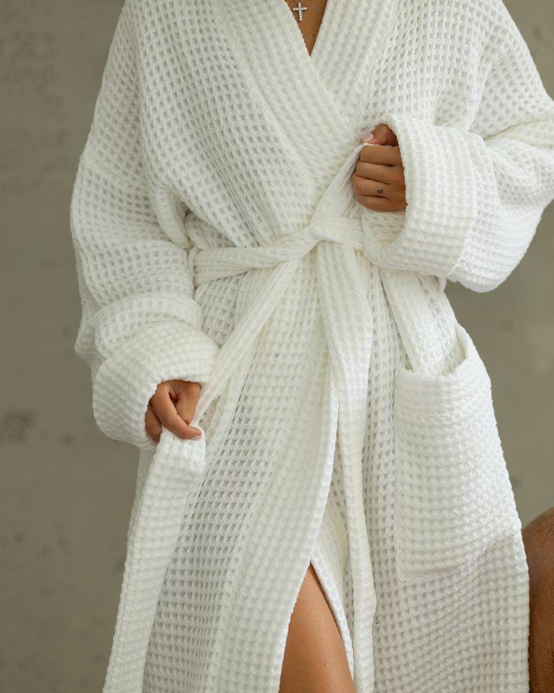 Жіночий халат з натуральної вафельної тканини. Колір Білий