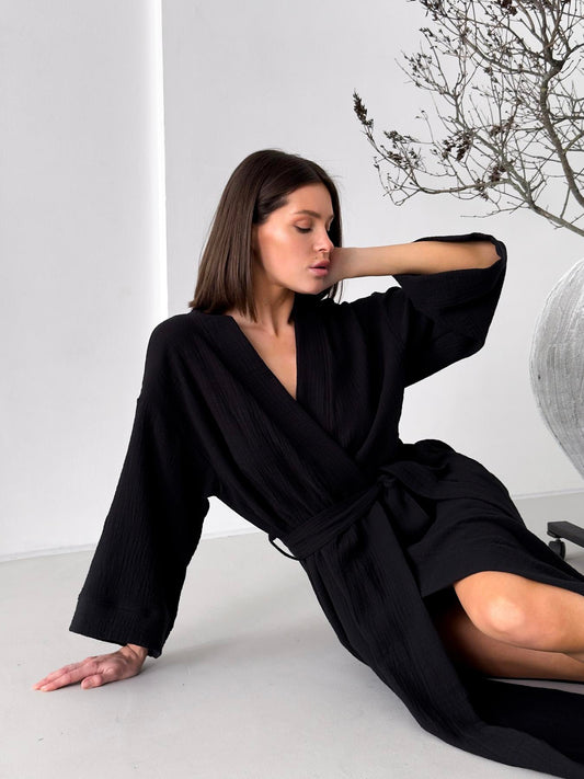 Жіночий халат кімоно довгий із фактурного мусліну чорний, Duna
