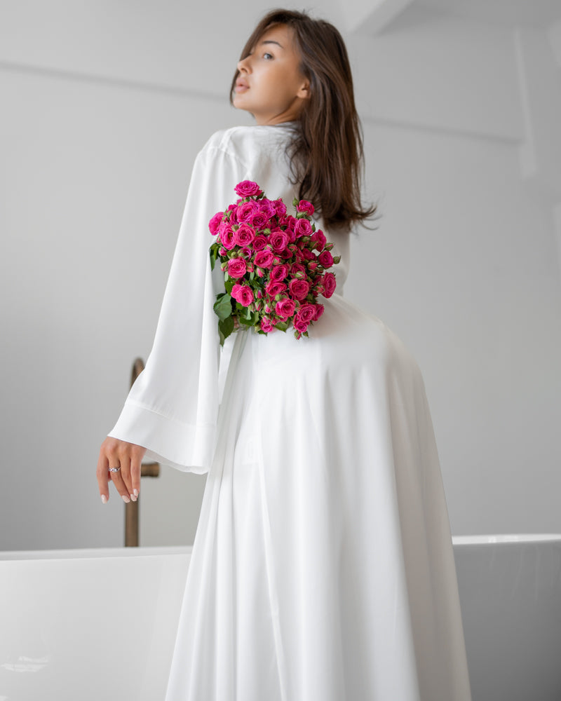 Жіночий халат з поясом довжини максі, білого кольору для фотосесій, ранку нареченої