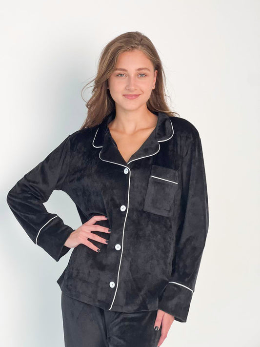 Тепла жіноча піжама з плюшевого велюру в елегантному чорному кольорі – комфортна сорочка на ґудзиках та стильні штани для затишних вечорів