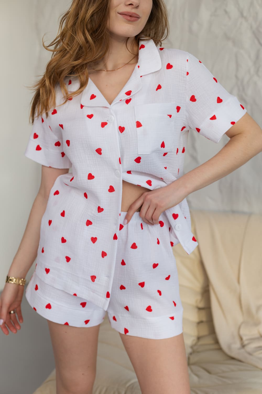Легка літня піжама з мусліну, Сорочка і шорти, Домашній костюм. Вигляд крупним планом
