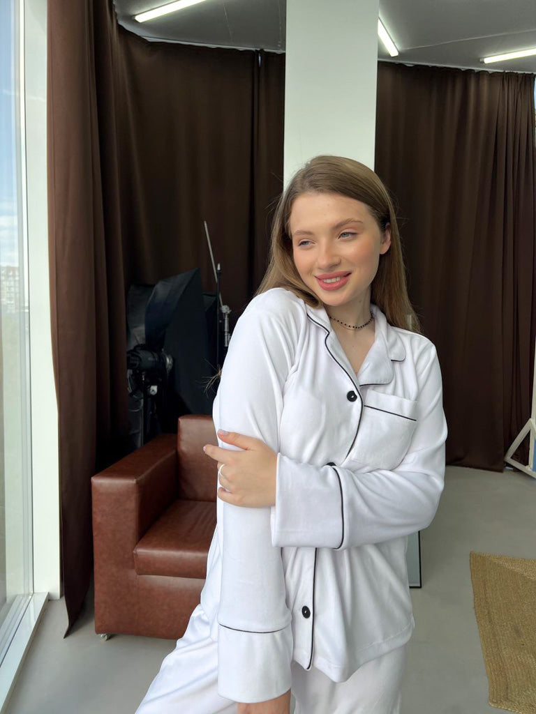 Жіноча піжама Велюр плюш . Сорочка та штани . Колір Білий