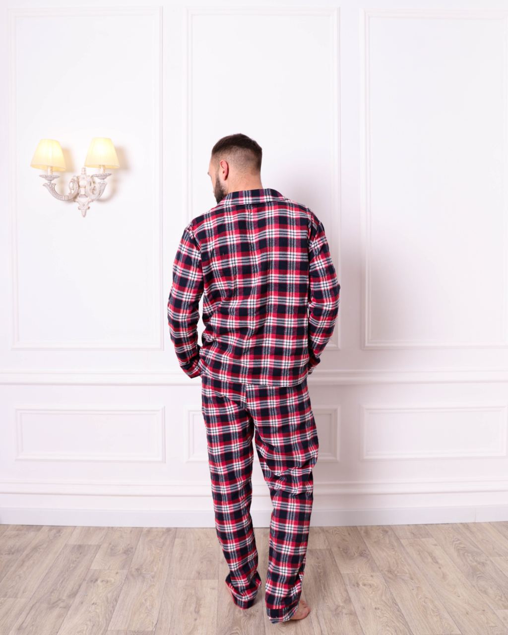 Тепла чоловіча піжама в клітинку, байка фланель, колір червоний з синім, сорочка і штани, вид ззаді