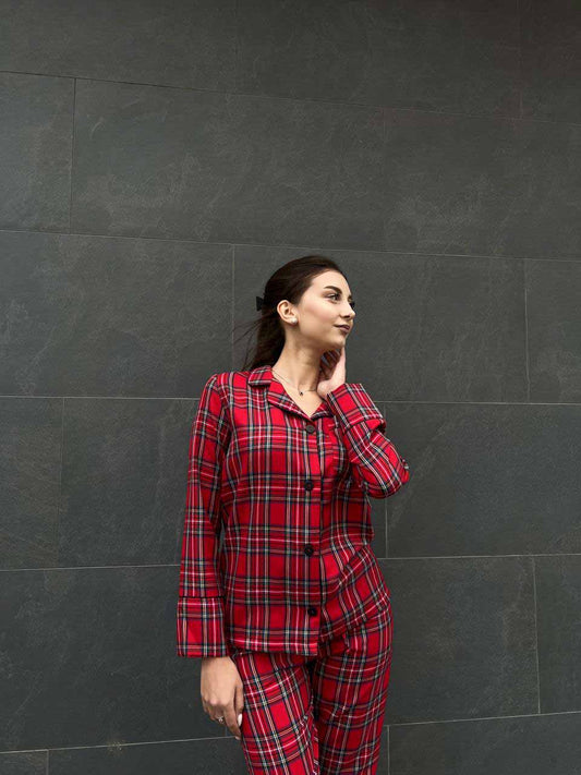 Жіноча піжама в клітинку з бавовни