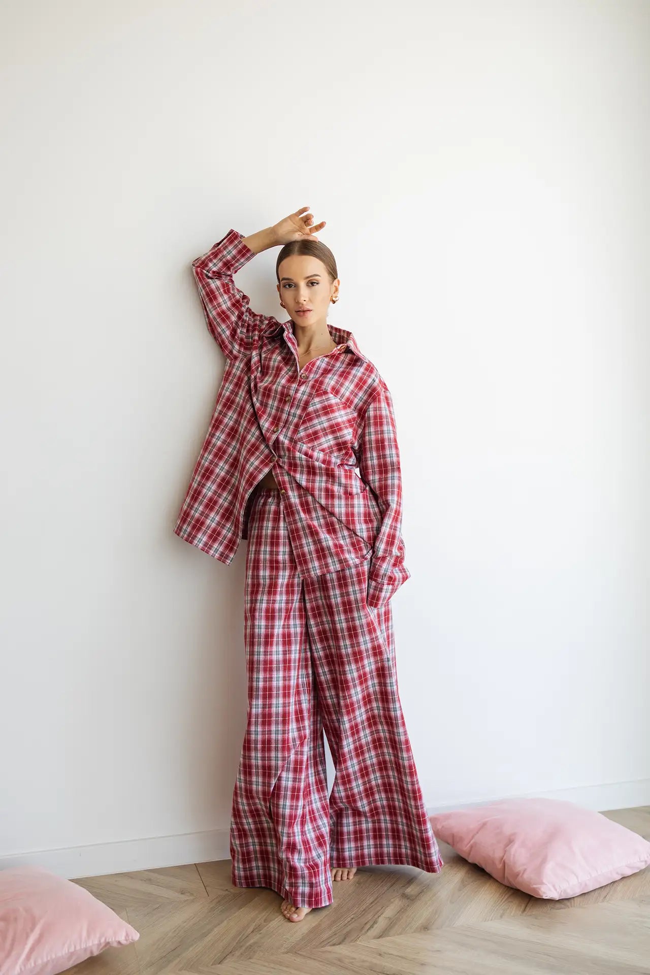 Тепла жіноча піжама в клітинку з байки, колір червоний – довгий рукав, штани, ідеальна для холодних вечорів