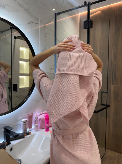 Жіночий подарунковий набір Мозаїка з халатом і рушником у коробці, колір пудра