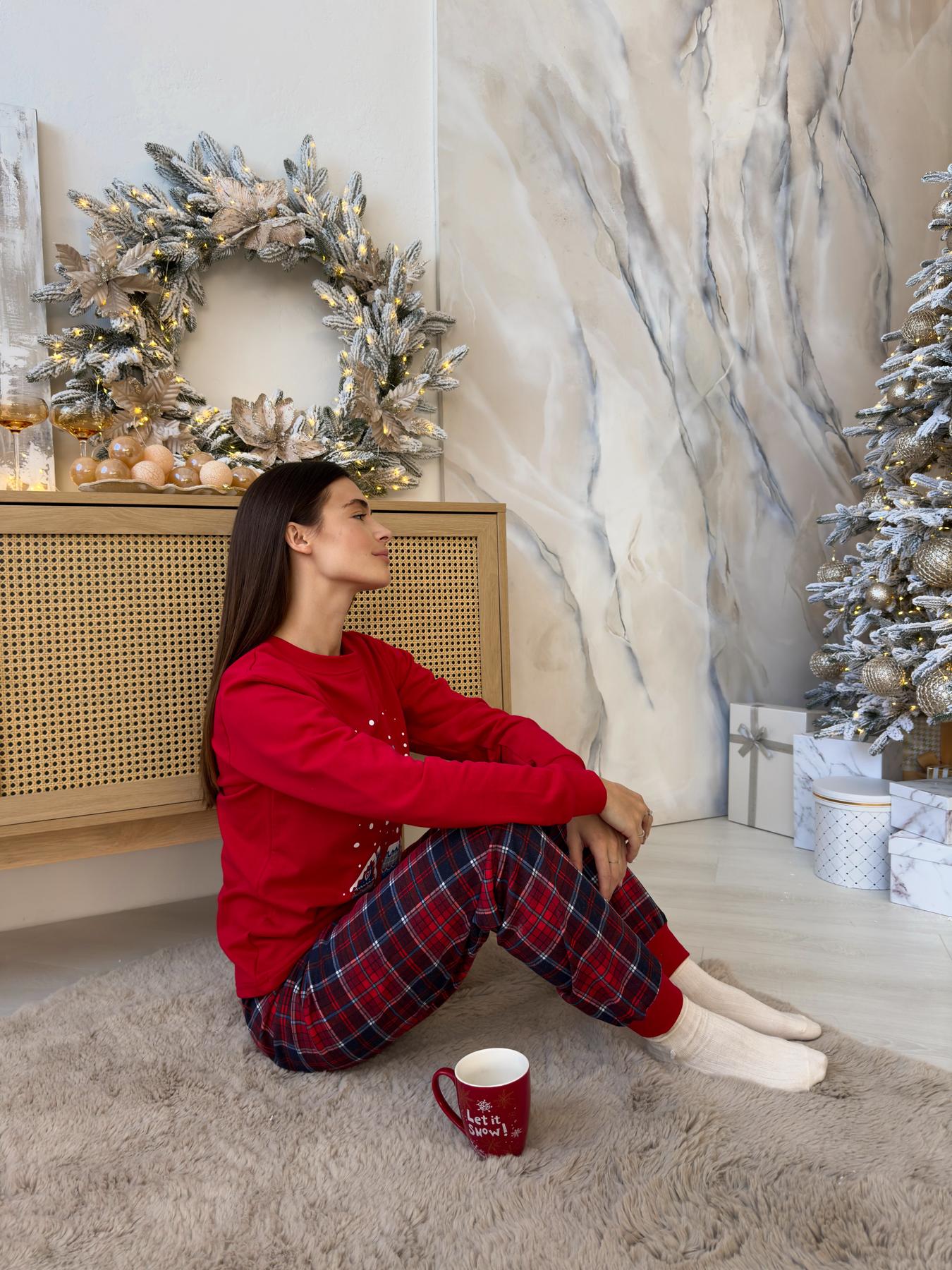 Жіноча тепла піжама Winter Holiday з начосом, комплект лонгслів і штани червоно-синя клітинка