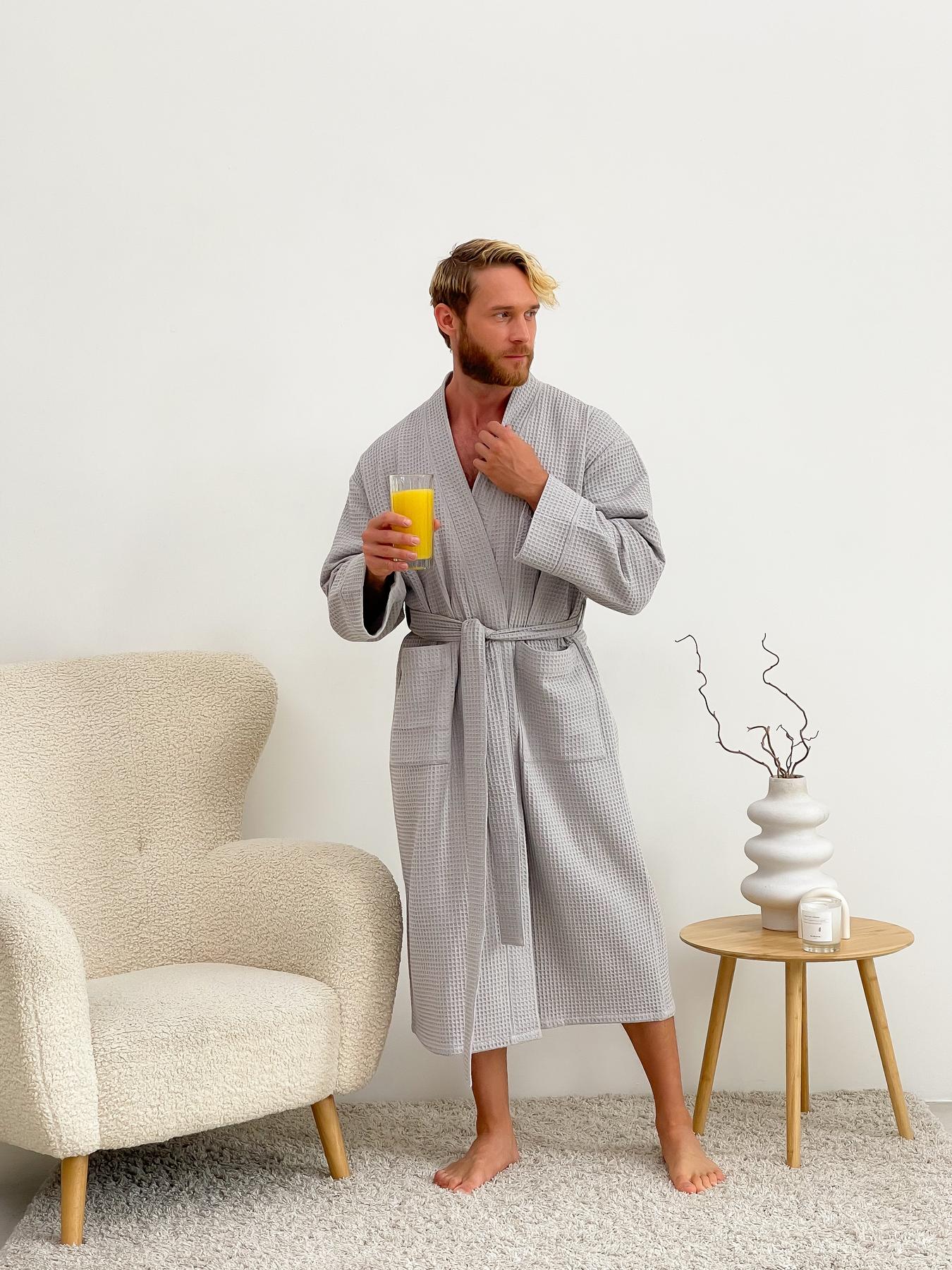 Подарунковий набір 'Gentleman’s Comfort': халат з вафельної бавовни та рушник 70×140 см, світло-сірий