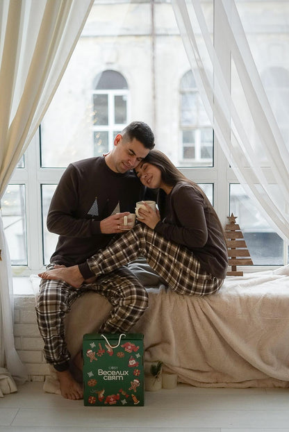 Жіноча тепла піжама “Святковий Затишок”, комплект свитшот і штани шоколадний колір з клітинкою