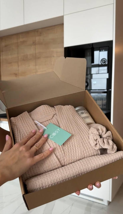 Жіночий подарунковий набір Bella з довгим халатом беж