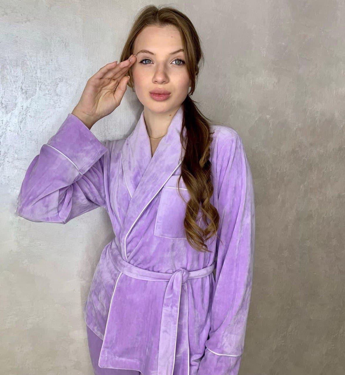 Жіноча велюрова піжама BOBRAND з поясом та штанами — фото 11