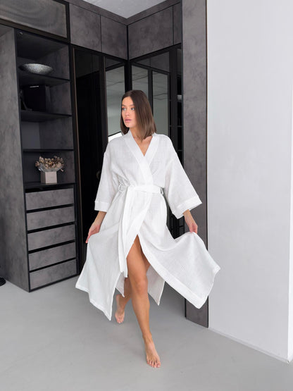 Жіночий довгий халат-кімоно з фактурного мусліну білий