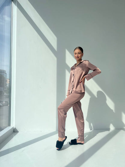 Жіноча піжама 3 в 1 Армані шовк. Сорочка, штани та шорти колір Беж