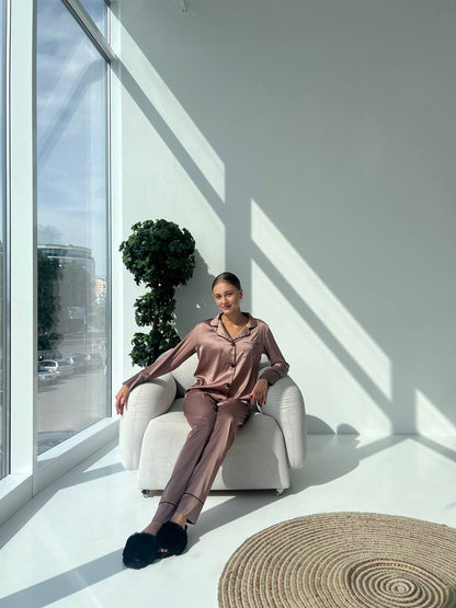 Жіноча піжама 3 в 1 Армані шовк. Сорочка, штани та шорти колір Беж