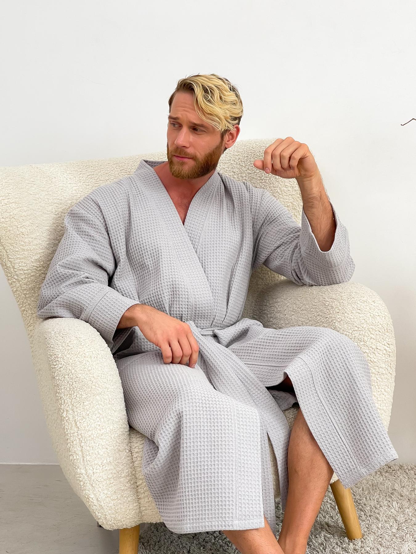 Подарунковий набір 'Gentleman’s Comfort': халат з вафельної бавовни та рушник 70×140 см, світло-сірий