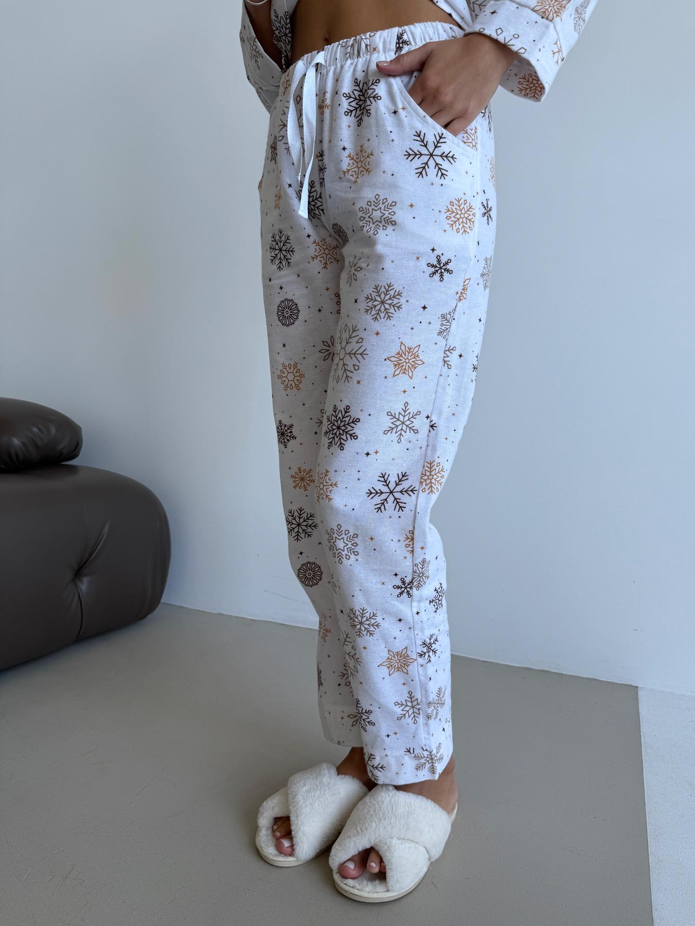Жіноча тепла піжама з фланелі Сніжинки, комплект сорочка і штани білий принт