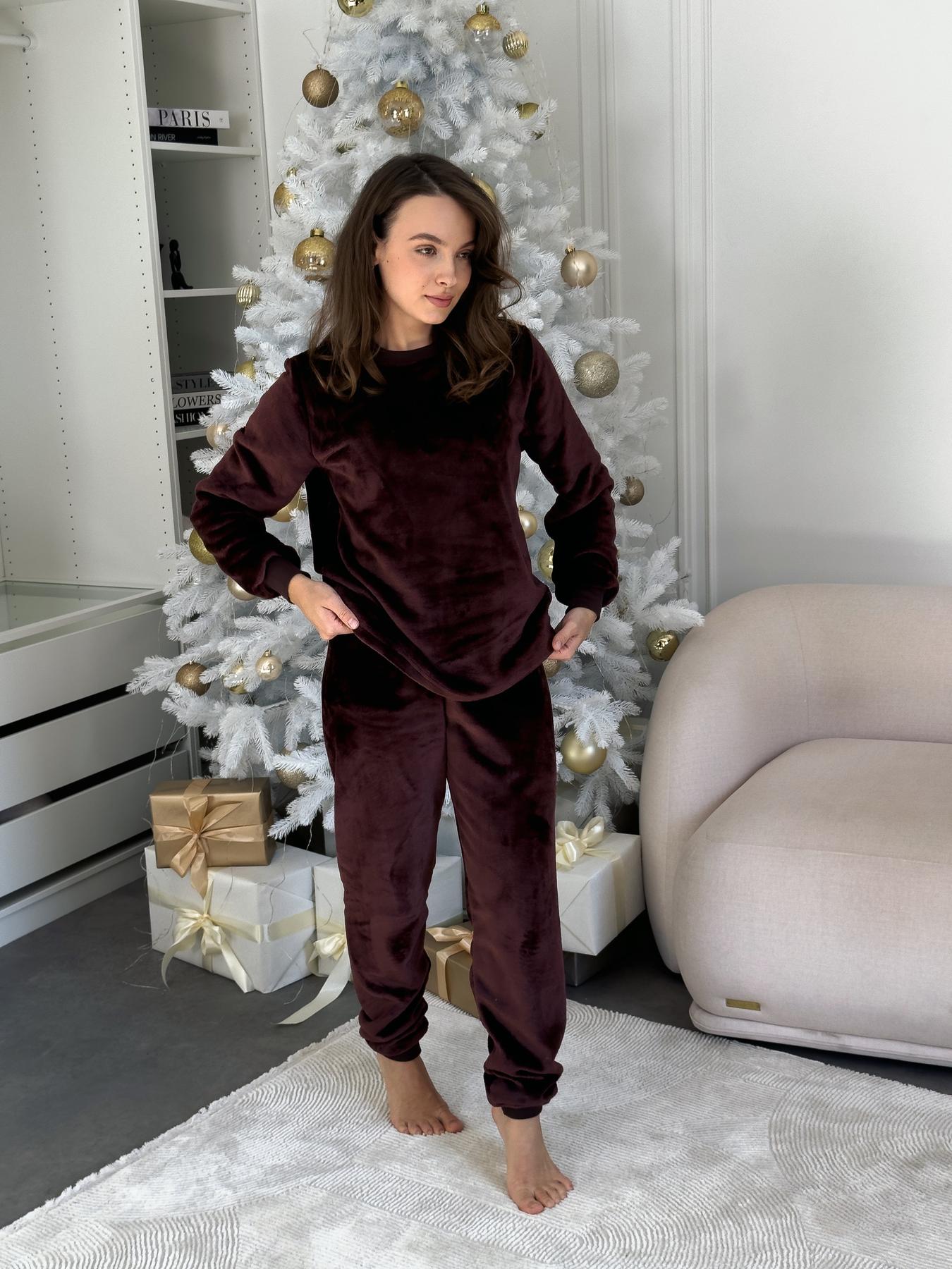 Жіноча тепла піжама з велсофту шоколадного кольору