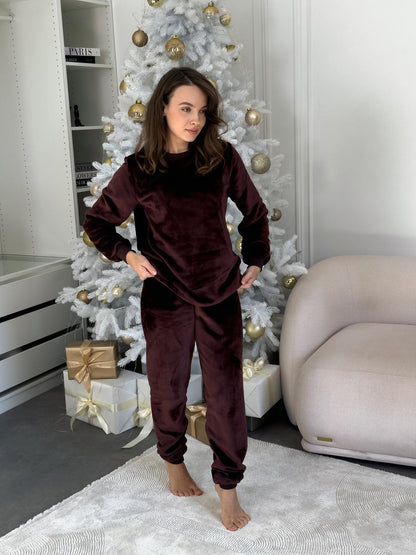Жіноча тепла піжама з велсофту шоколадного кольору