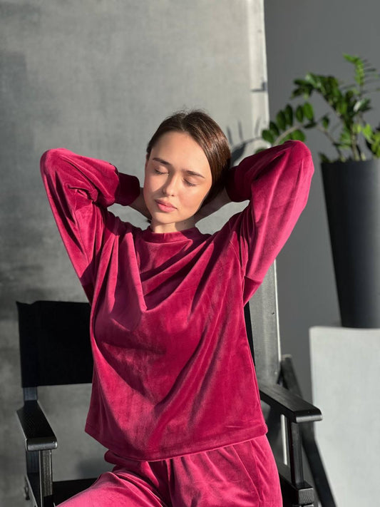 Малинова велюрова кофта BOBRAND крупним планом