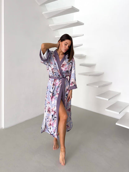 Жіночий довгий халат кімоно Morning Bloom квіти на лавандовому кольорі