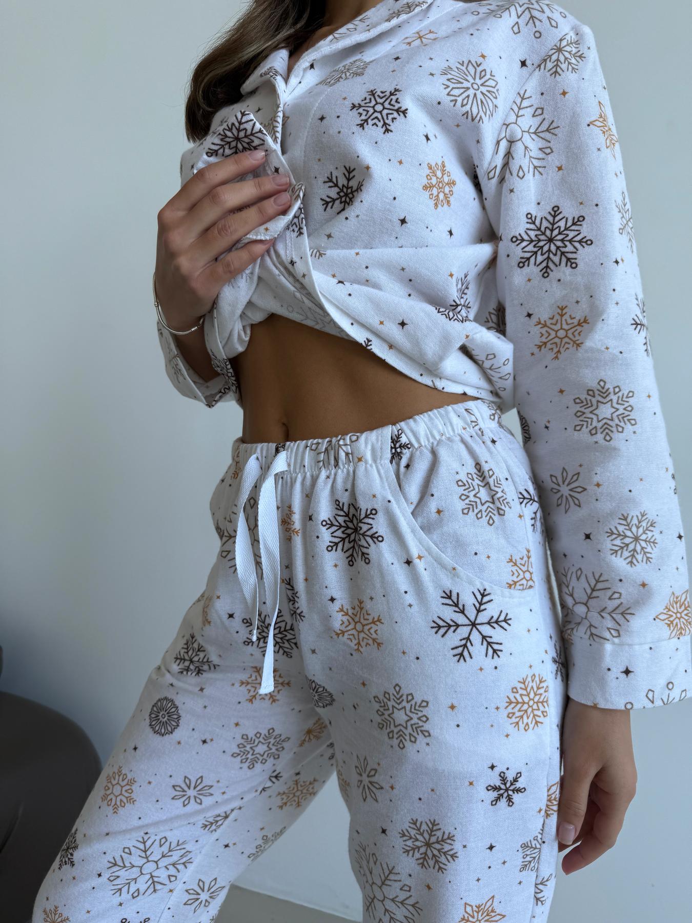 Жіноча тепла піжама з фланелі Сніжинки, комплект сорочка і штани білий принт