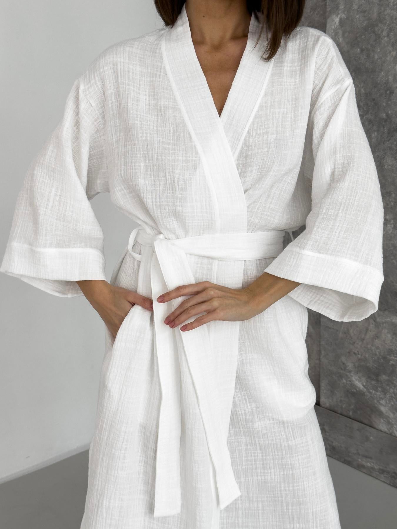 Жіночий довгий халат-кімоно з фактурного мусліну білий