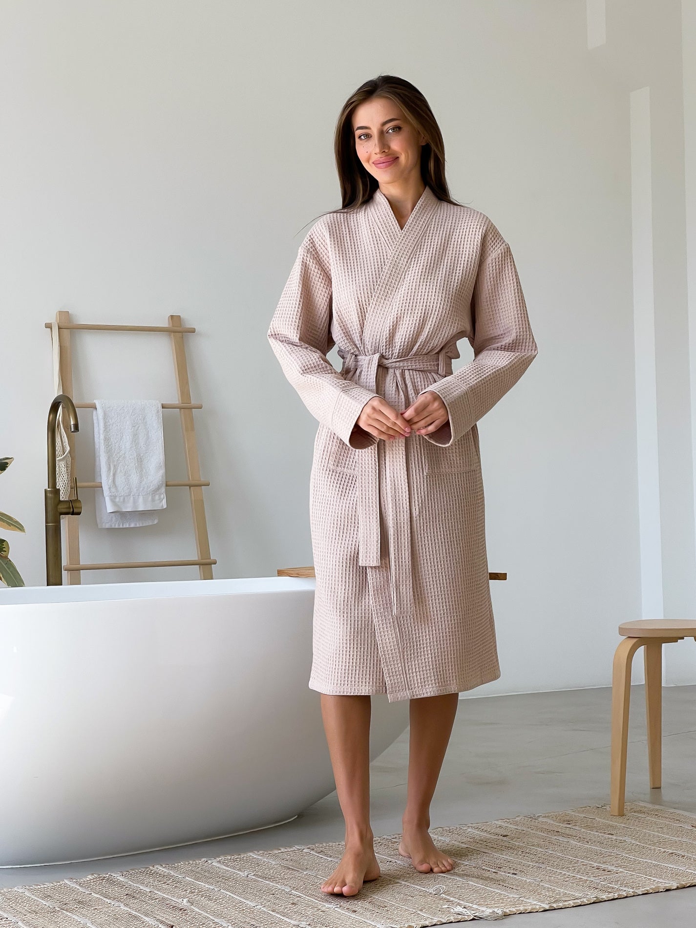 Жіночий довгий халат з вафельної бавовни бежевий