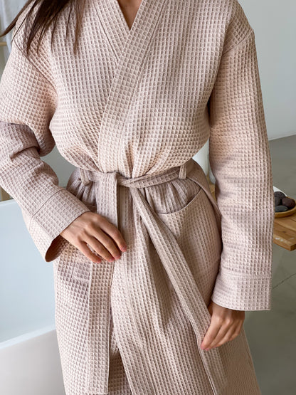 Жіночий довгий халат з вафельної бавовни бежевий