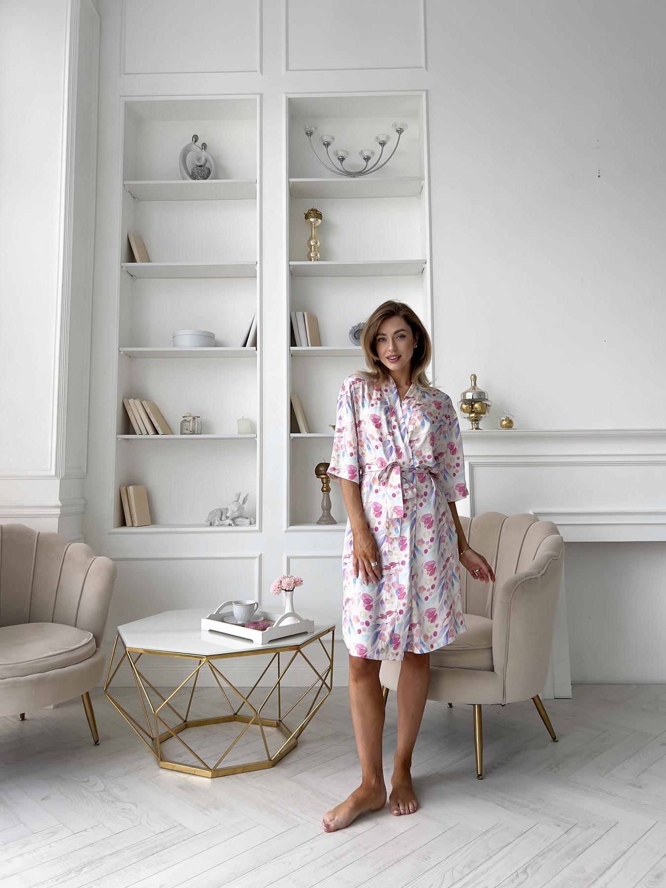 Жіночий халат з полірованого штапелю, молочний з акварельними квітами Aura