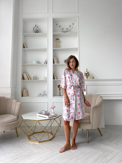 Жіночий халат з полірованого штапелю, молочний з акварельними квітами Aura