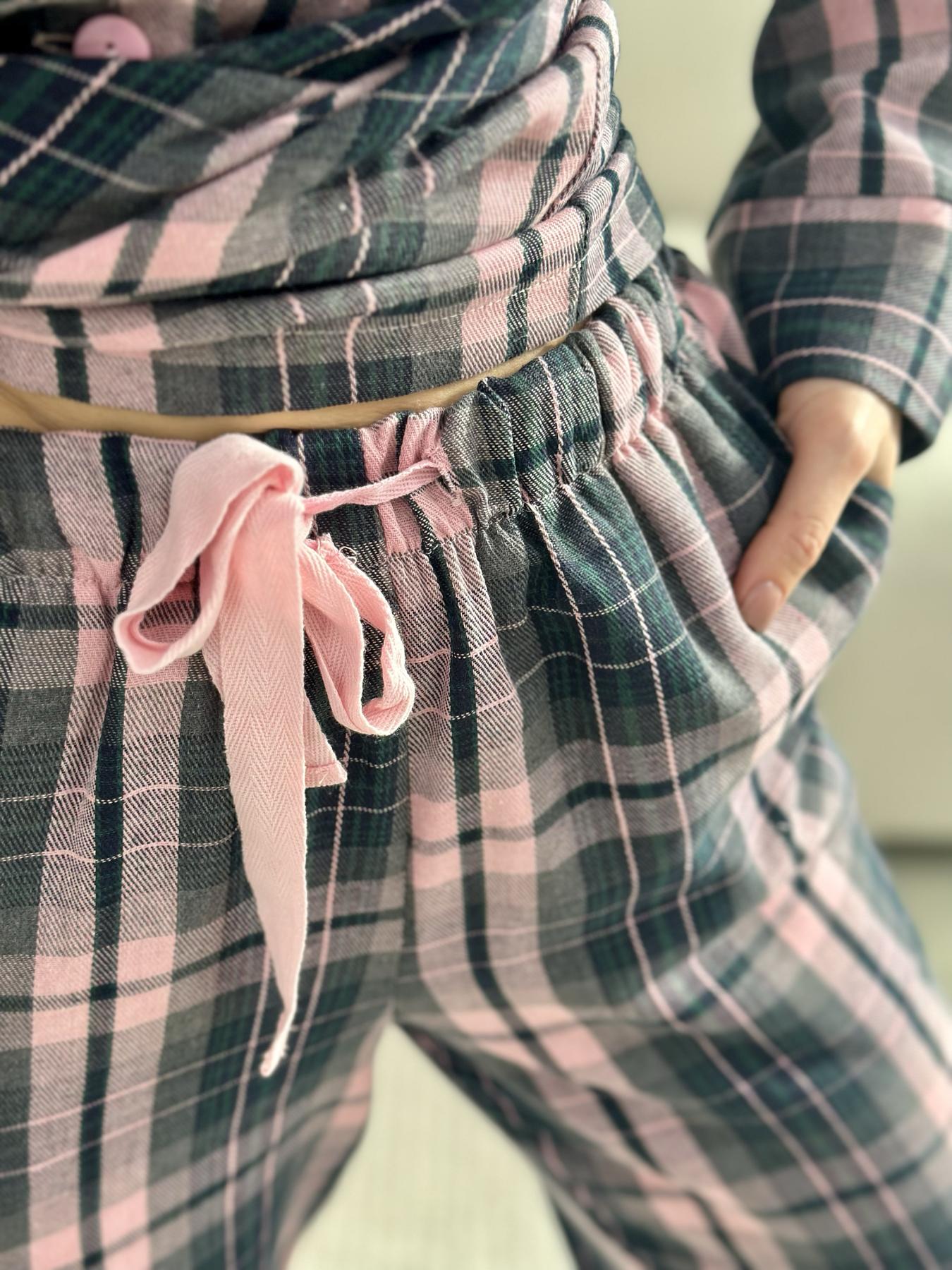 Жіноча піжама з фланелі у рожево-сіро-зелену клітку