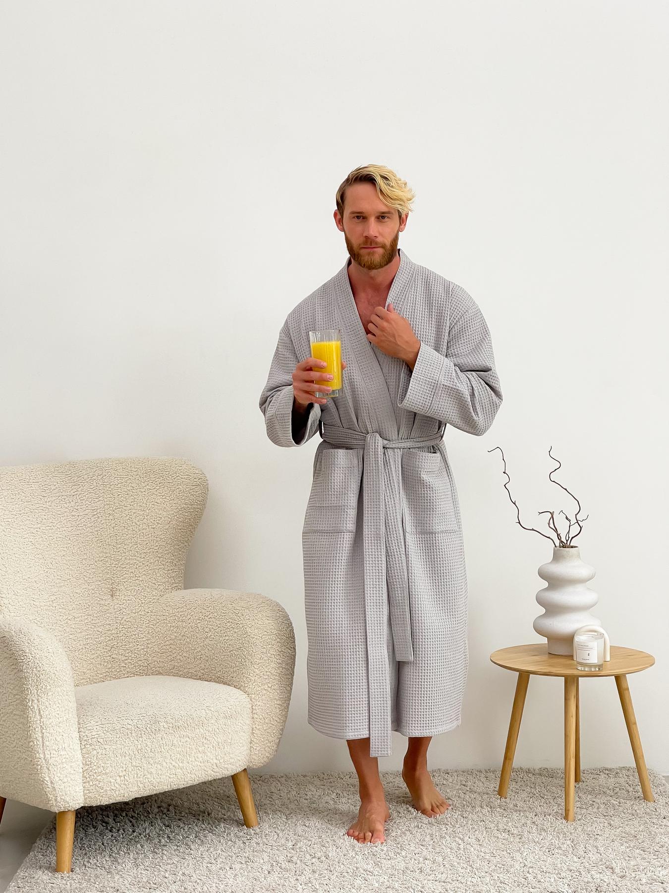 Подарунковий набір 'Gentleman’s Comfort': халат з вафельної бавовни та рушник 70×140 см, світло-сірий