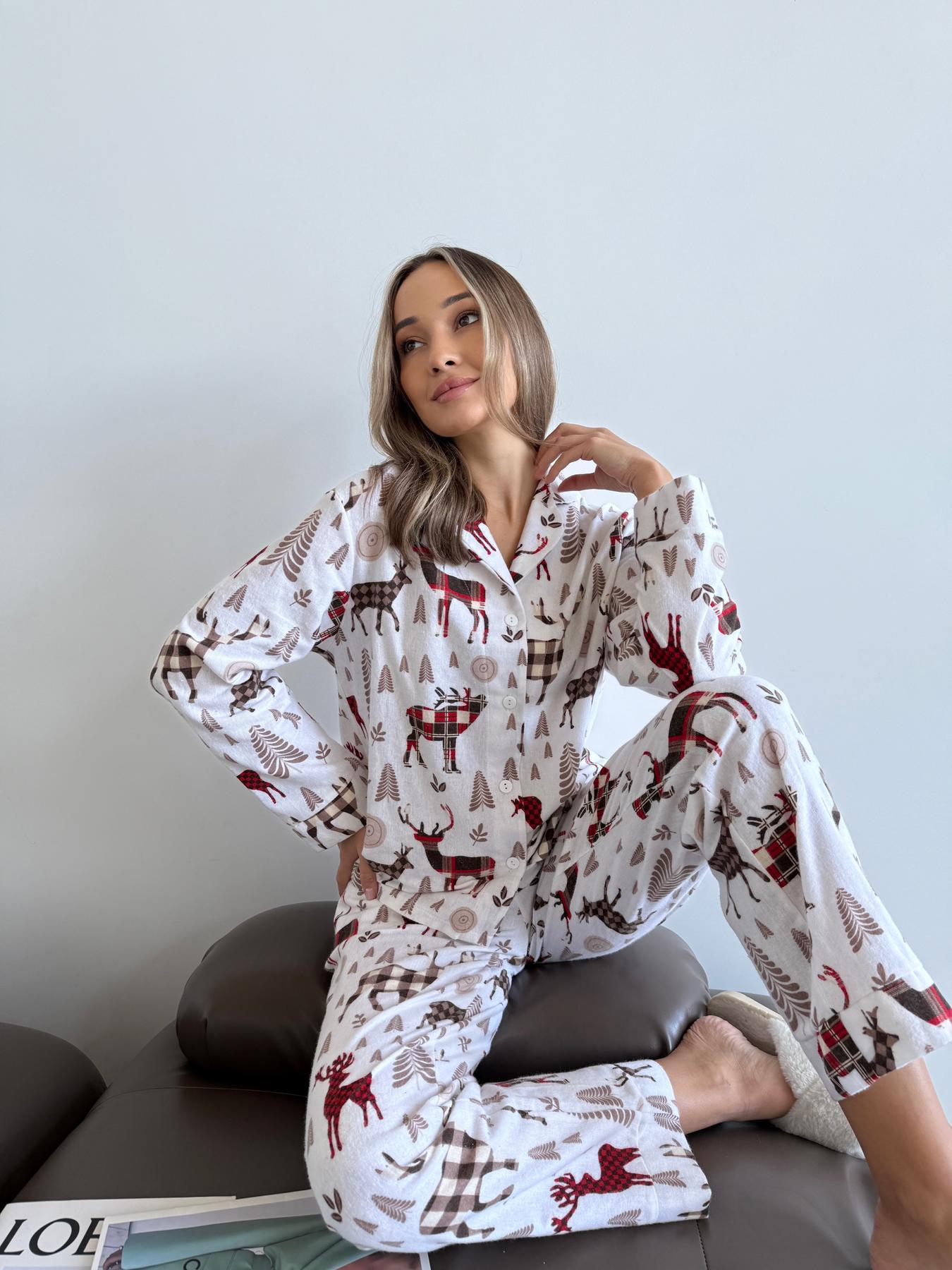 Жіноча тепла піжама з фланелі на гумці, комплект сорочка і штани молочний з оленями, Норді