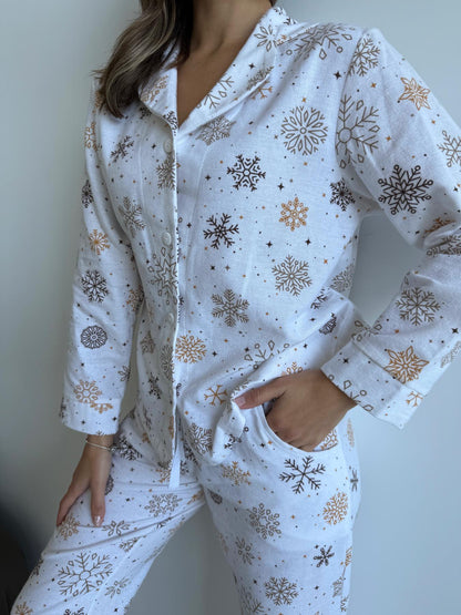 Жіноча тепла піжама з фланелі Сніжинки, комплект сорочка і штани білий принт