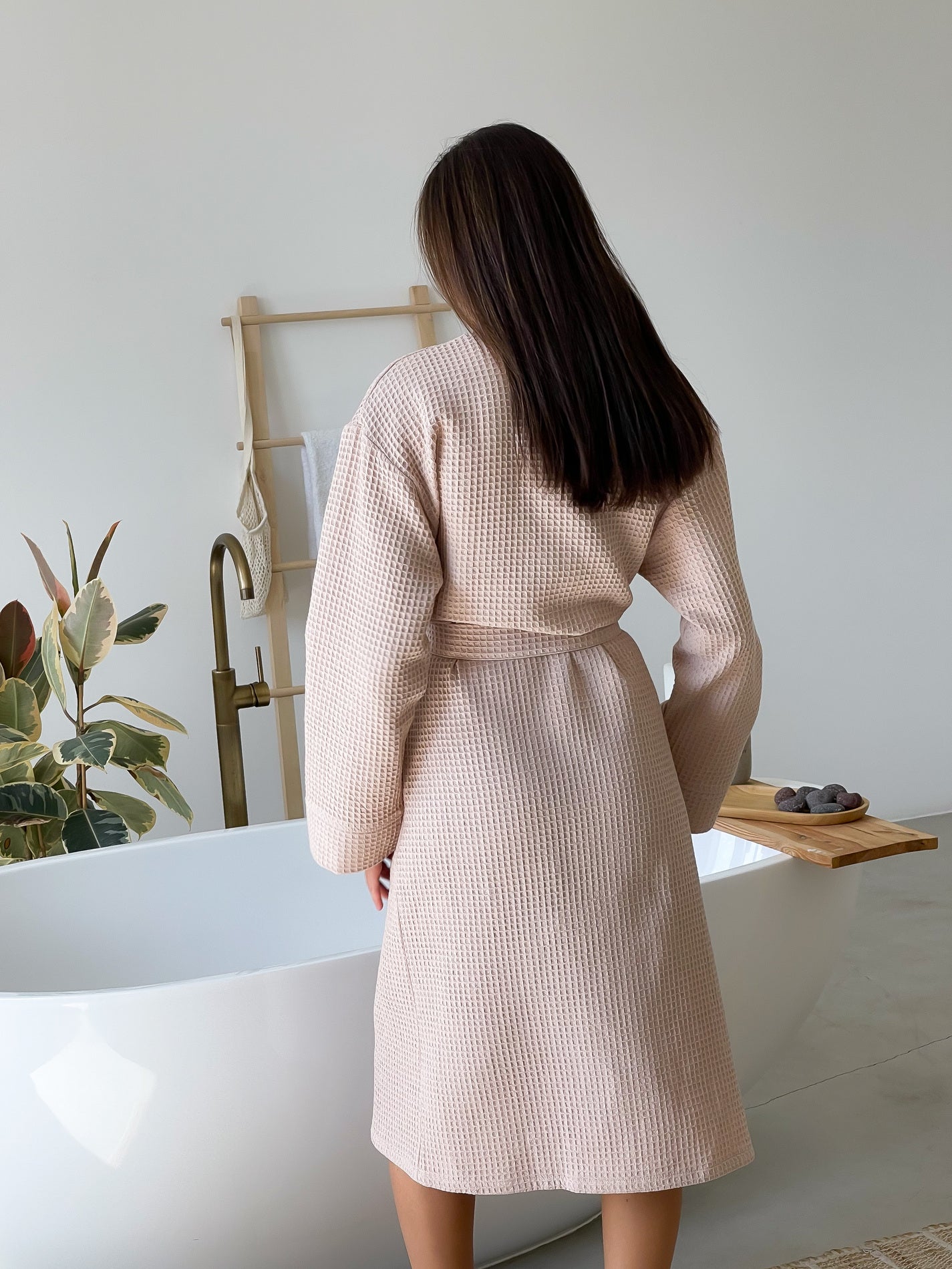 Жіночий довгий халат з вафельної бавовни бежевий