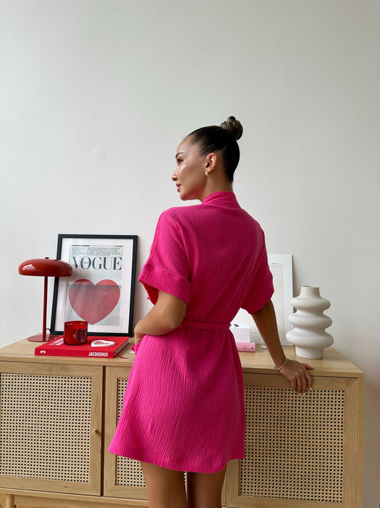 Жіночий короткий халат із мусліну малиновий, Hawaii