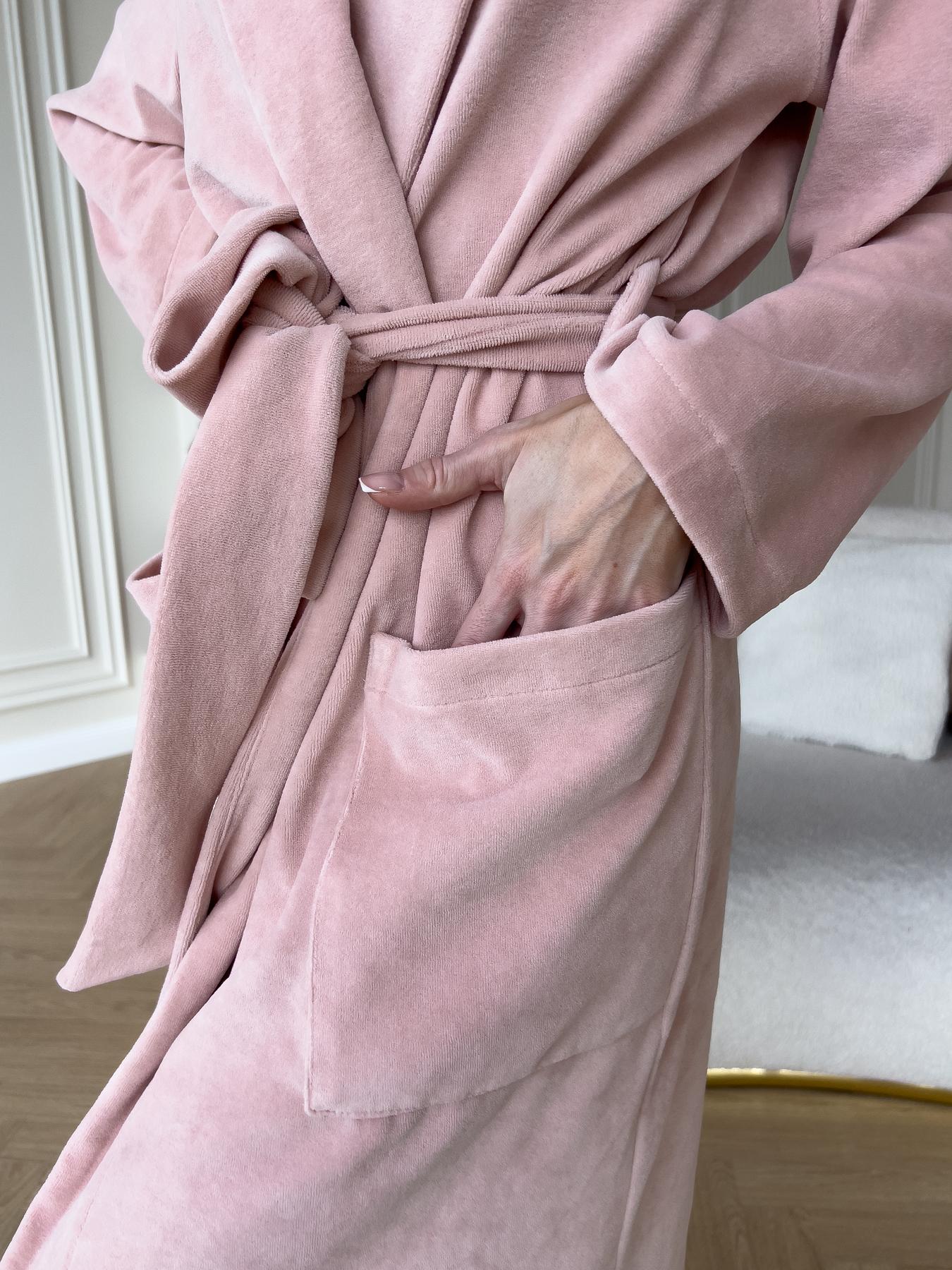 Жіночий велюровий халат на запах, персиковий Peach Fuzz, з накладними кишенями
