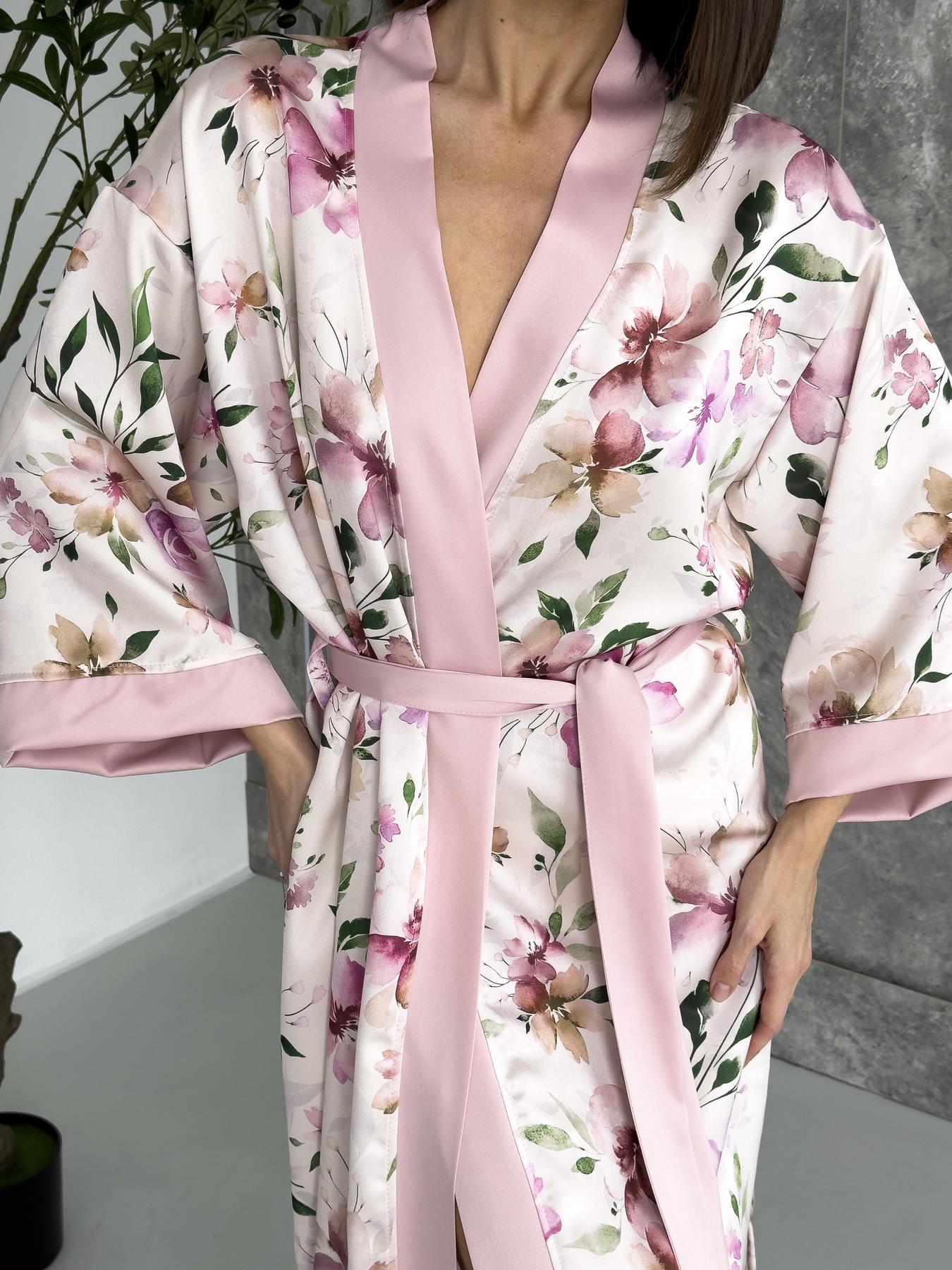 Жіночий довгий халат кімоно з шовк-сатину, рожеві квіти на молочному