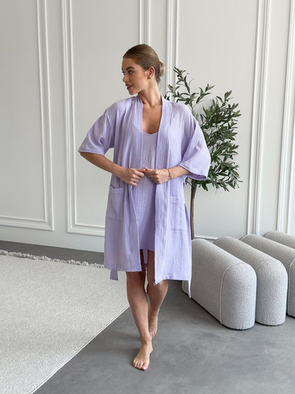 Жіночий подарунковий набір Лаванда: халат і сорочка з мусліну, лавандовий колір