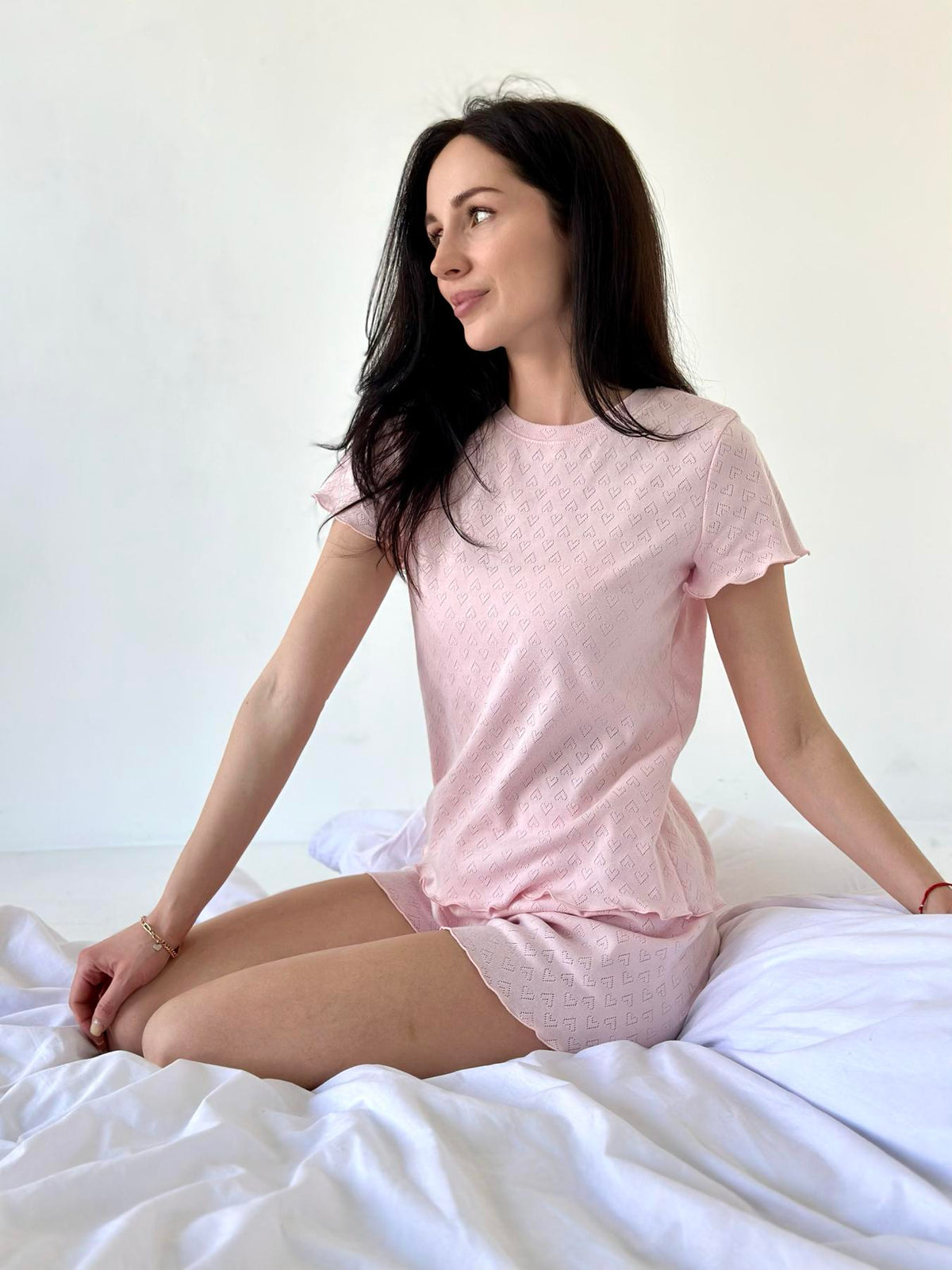 Жіноча піжама футболка+шорти з рюшами Rose Amour, блідо-рожева, Рібана — фото 4