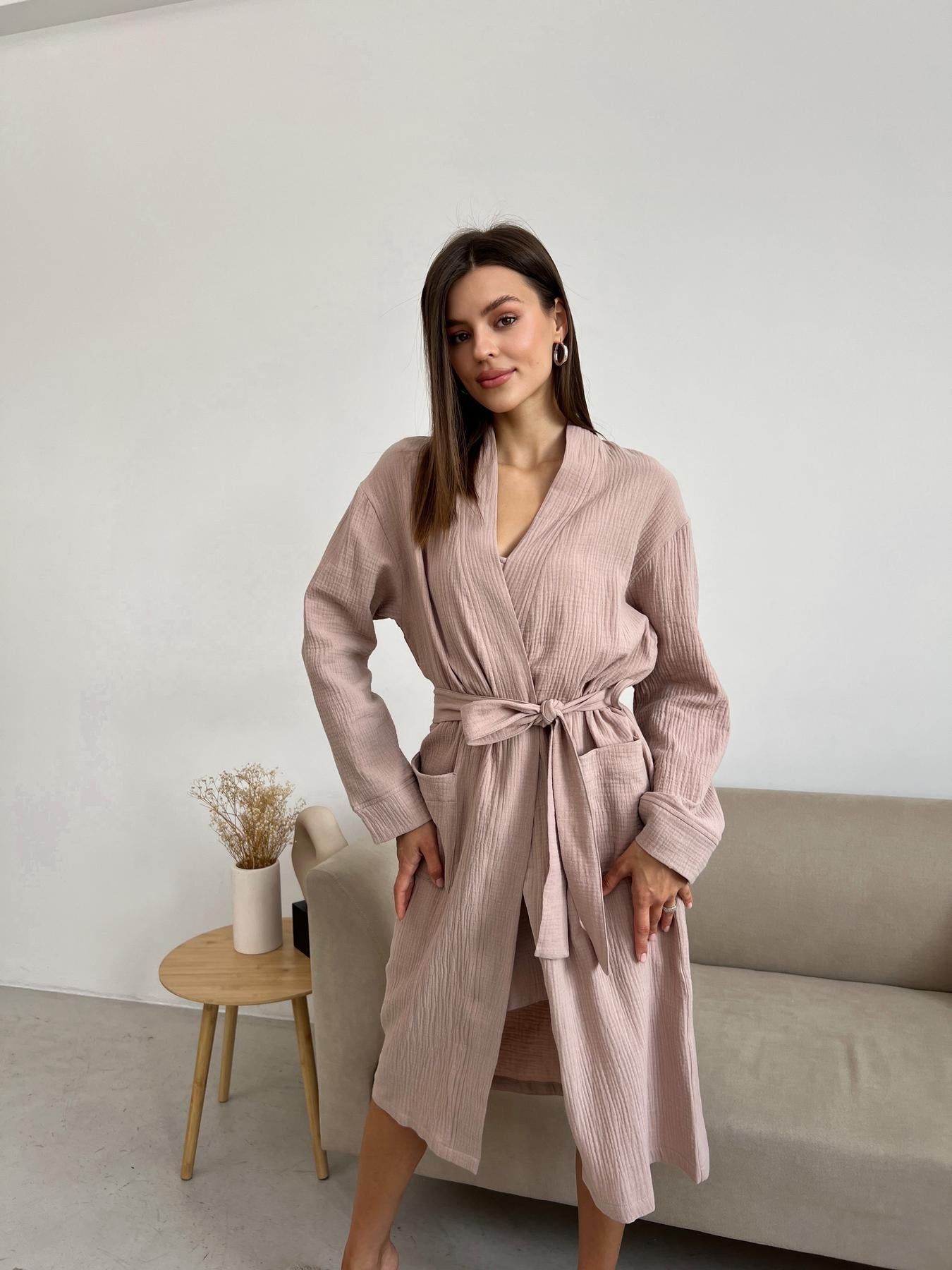 Жіночий комплект халат + сорочка з мусліну на регульованих бретелях, латте