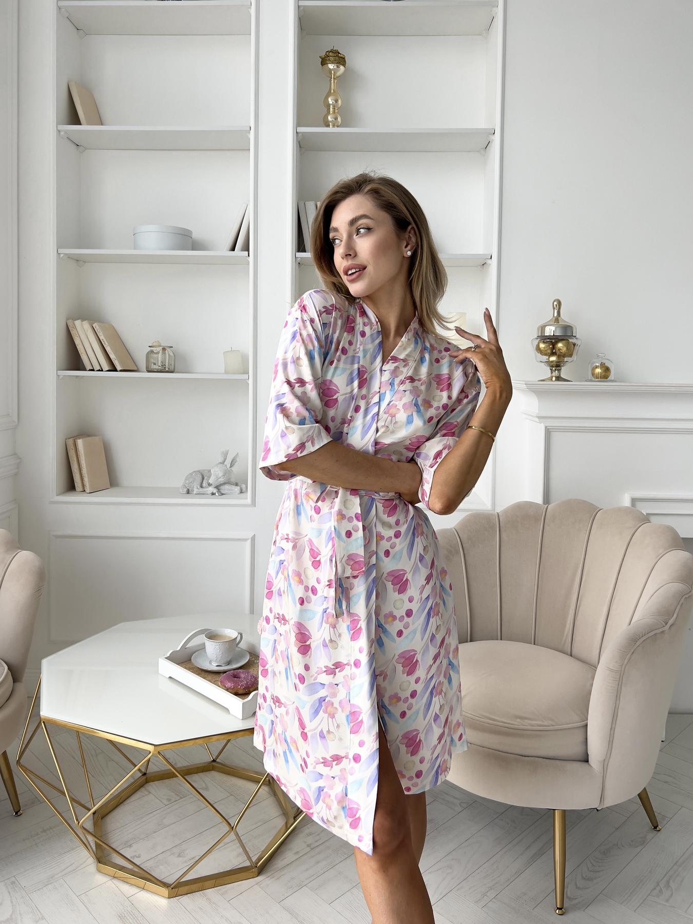 Жіночий халат з полірованого штапелю, молочний з акварельними квітами Aura