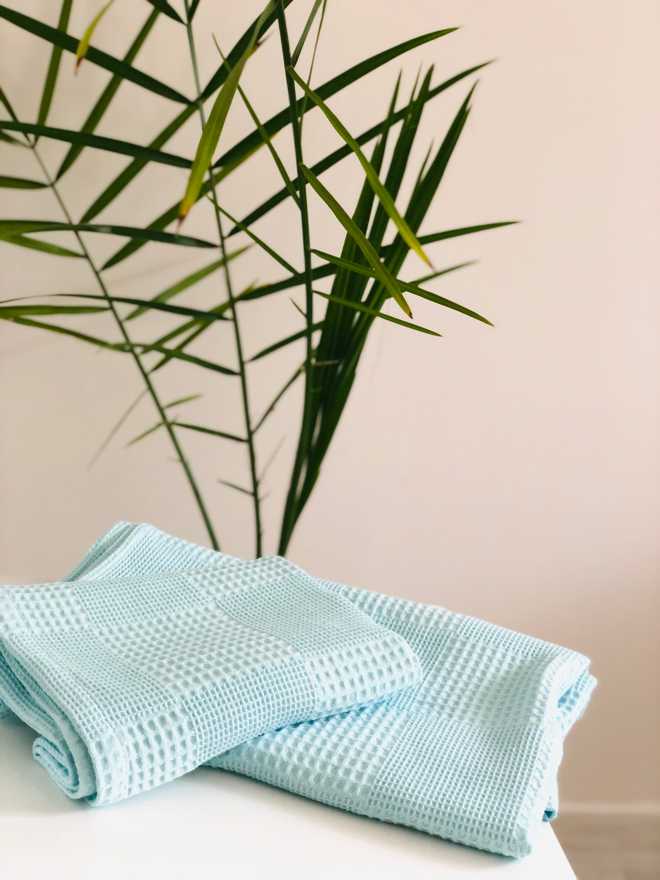 Жіночий подарунковий набір Мозаїка ментол: халат і рушник з вафельної бавовни