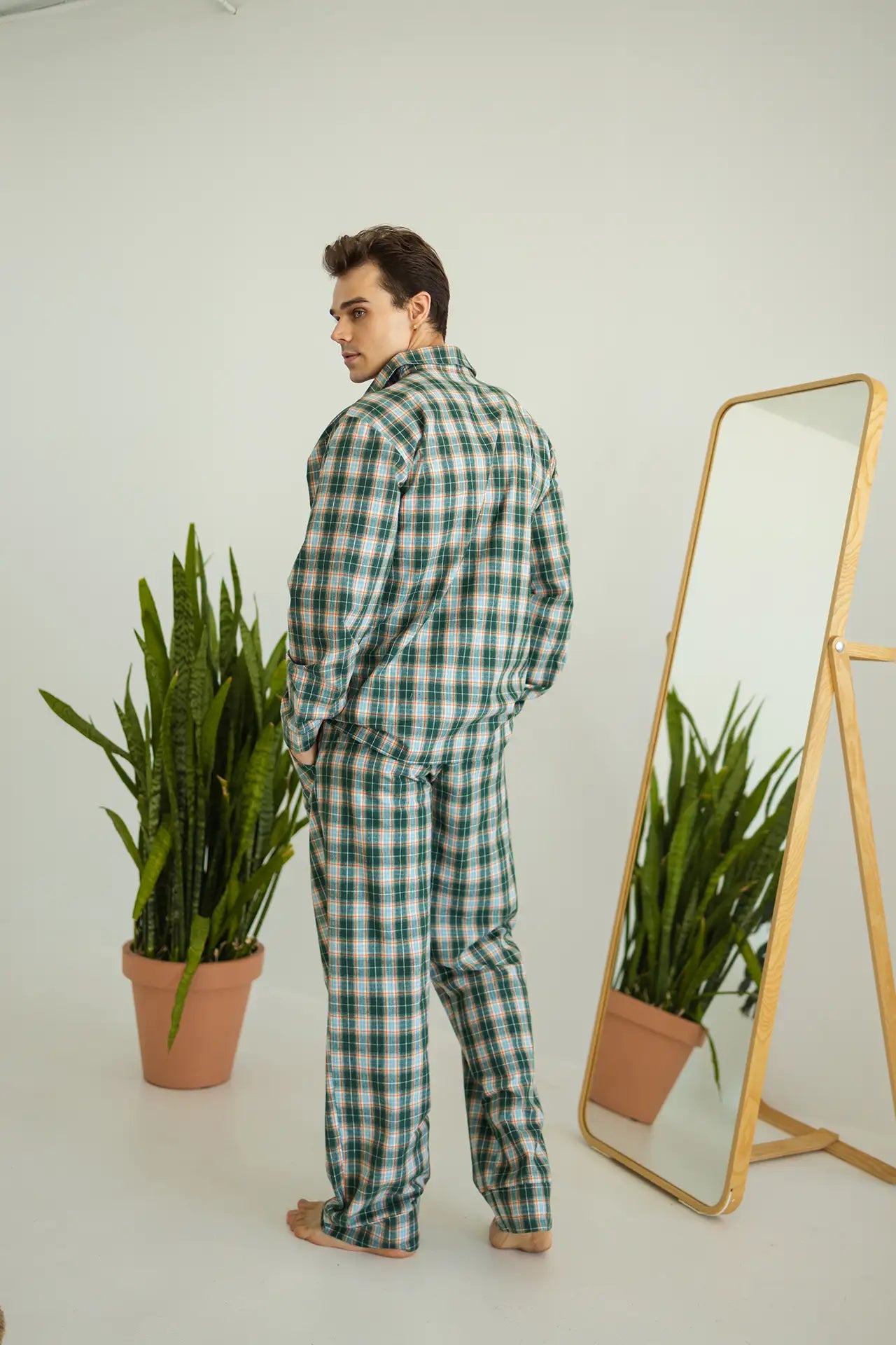 Піжама Чоловіча в клітинку, Сорочка та Штани. Тканина байка, колір зелениий клітинка