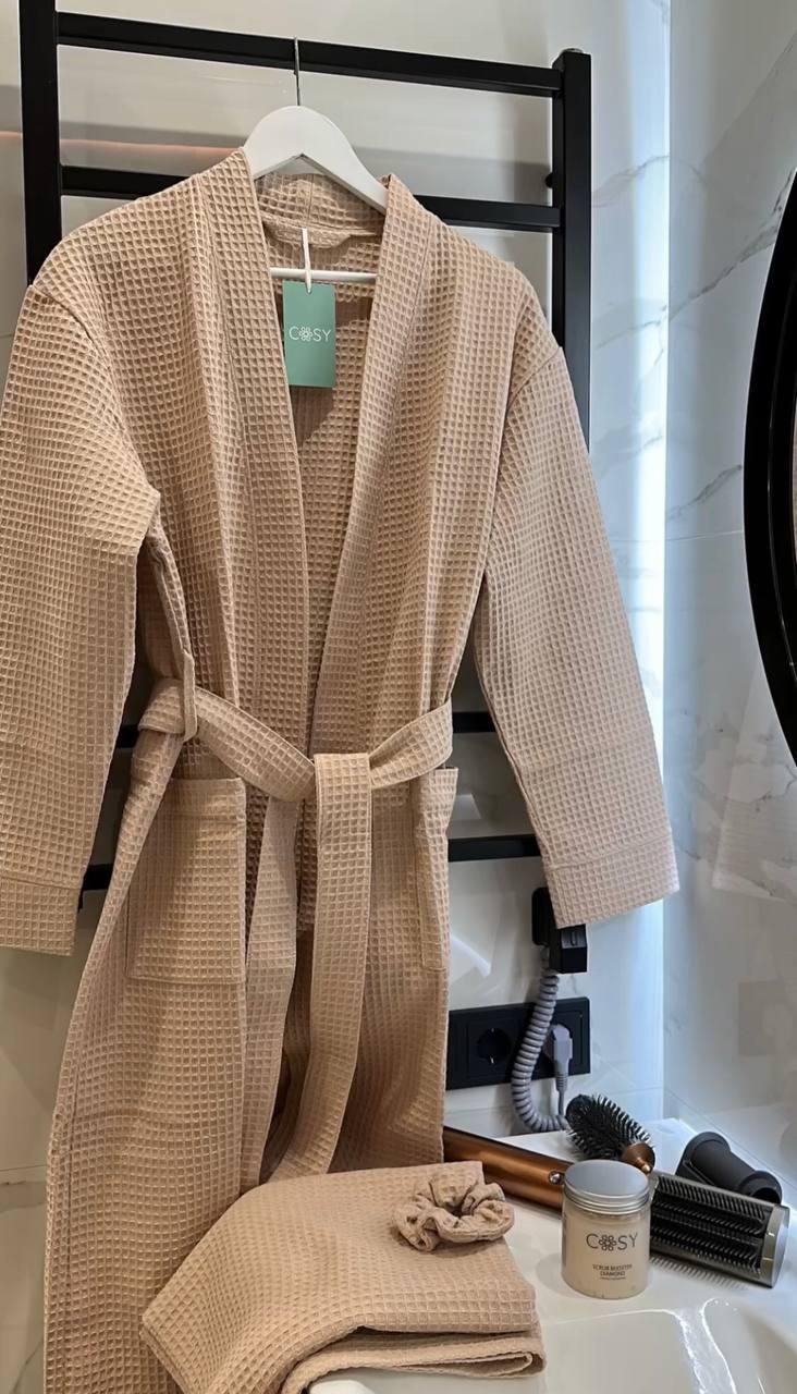 Жіночий подарунковий набір Bella з довгим халатом беж
