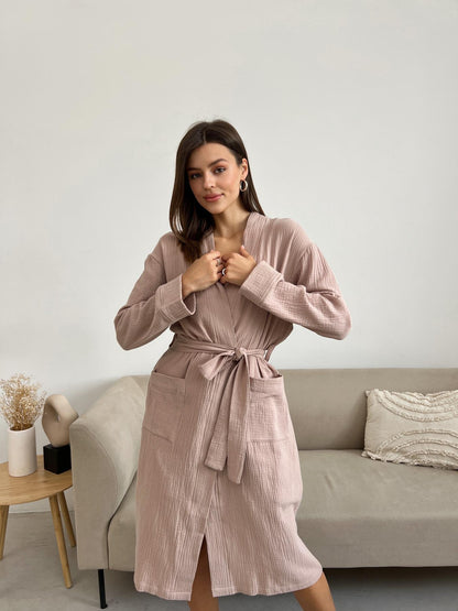 Жіночий довгий халат з мусліну латте з поясом