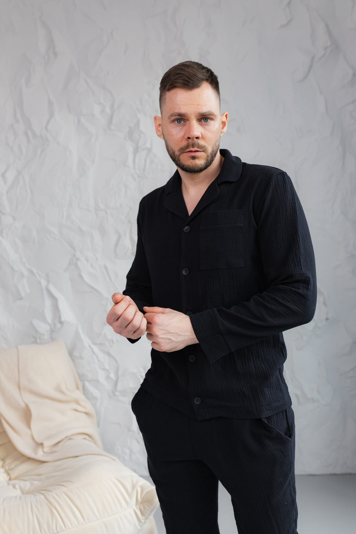 Чоловіча муслінова піжама BOBRAND у чорному кольорі — фото 4