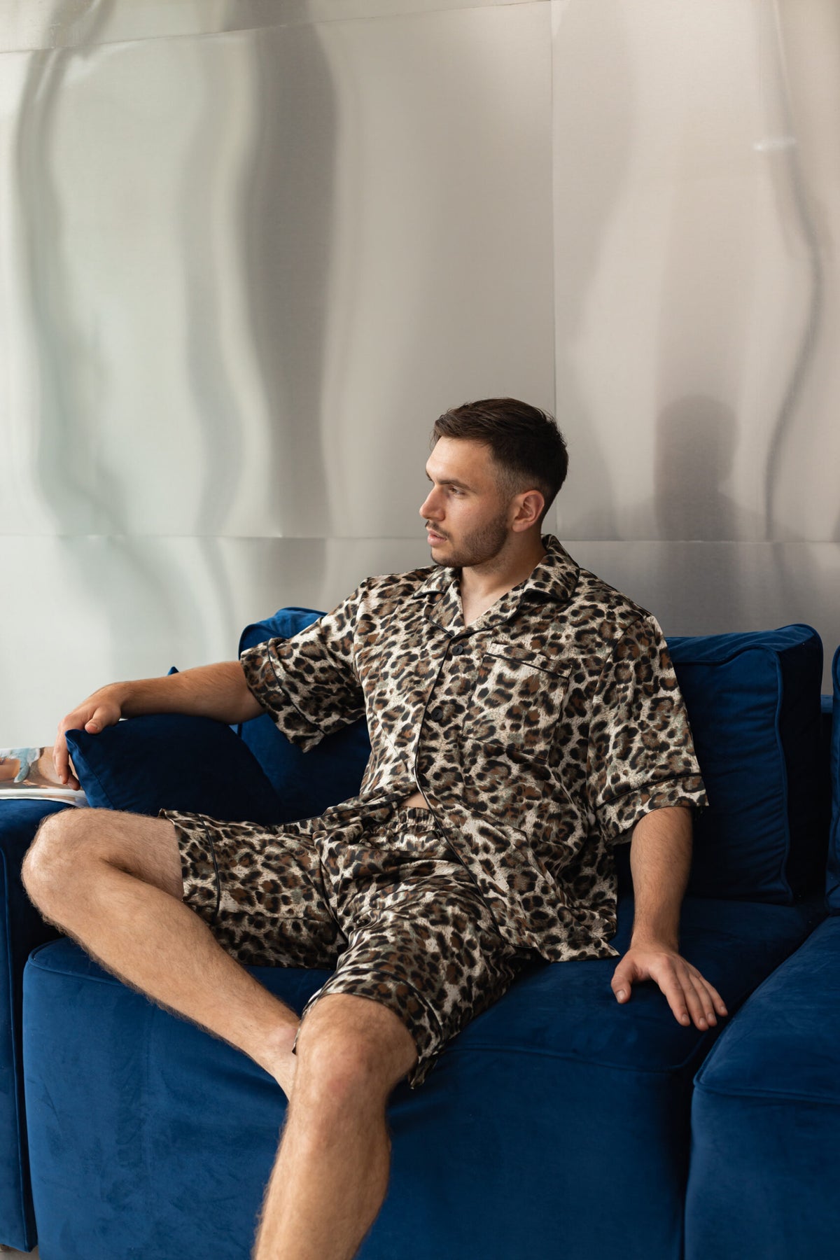Зелені шорти піжами BOBRAND Green Leopard крупним планом